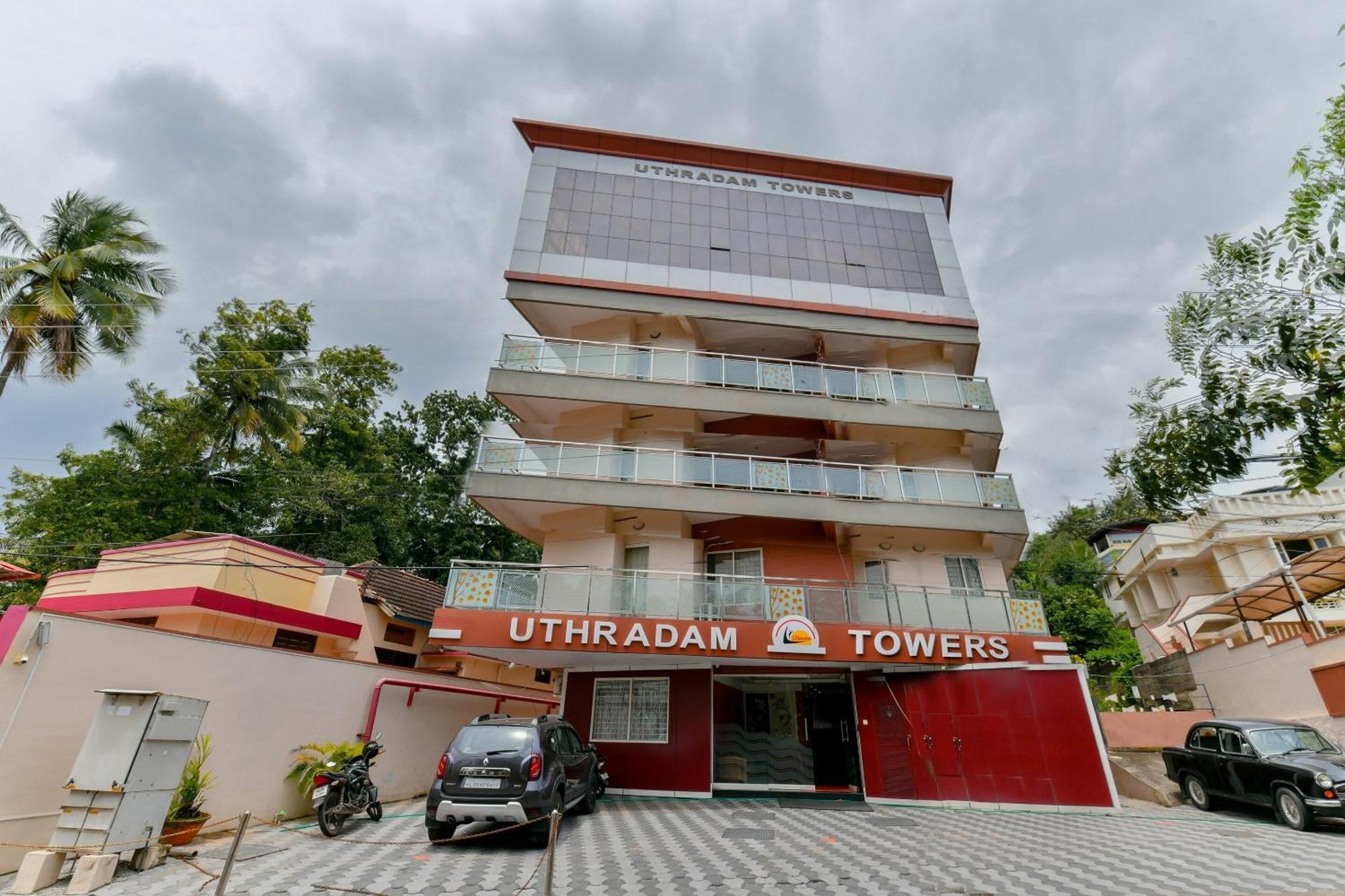Oyo Flagship Uthradam Towers Thiruvananthapuram Exterior foto